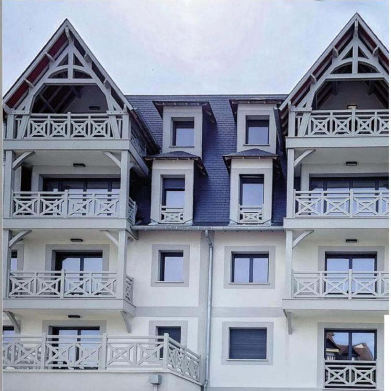 Ferienwohnung Sejour Authentique - Balcon, Parking & Wifi Ultra-Rapide Deauville Exterior foto